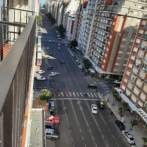 Impecable Departamento. Plaza Colon Con Balcon A La Calle
